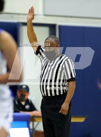 Thumbnail 3 in Sierra Canyon vs. Windward photogallery.