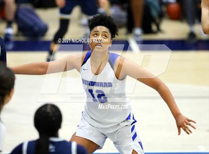Thumbnail 1 in Sierra Canyon vs. Windward photogallery.