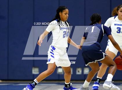 Thumbnail 3 in Sierra Canyon vs. Windward photogallery.