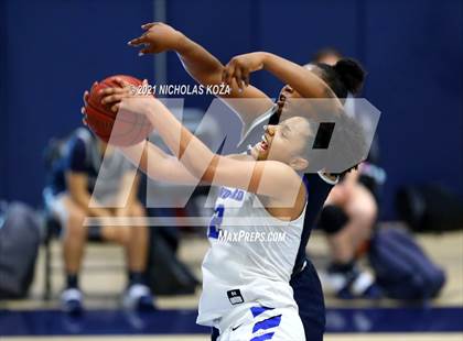 Thumbnail 2 in Sierra Canyon vs. Windward photogallery.