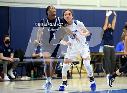 Thumbnail 1 in Sierra Canyon vs. Windward photogallery.