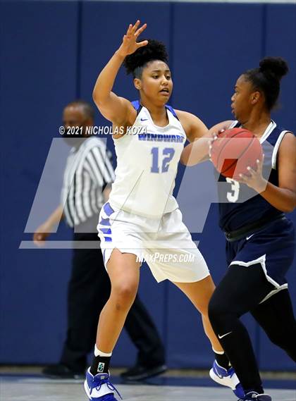 Thumbnail 3 in Sierra Canyon vs. Windward photogallery.