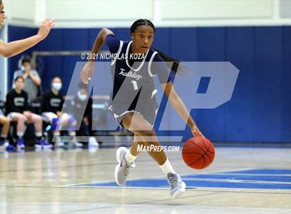 Thumbnail 3 in Sierra Canyon vs. Windward photogallery.