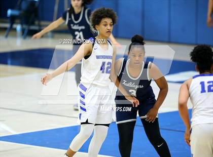 Thumbnail 1 in Sierra Canyon vs. Windward photogallery.