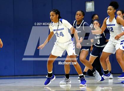 Thumbnail 1 in Sierra Canyon vs. Windward photogallery.