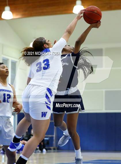Thumbnail 2 in Sierra Canyon vs. Windward photogallery.