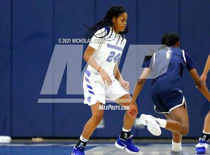 Thumbnail 2 in Sierra Canyon vs. Windward photogallery.