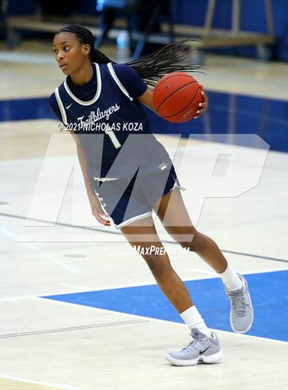 Thumbnail 3 in Sierra Canyon vs. Windward photogallery.