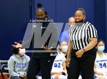 Thumbnail 1 in Sierra Canyon vs. Windward photogallery.