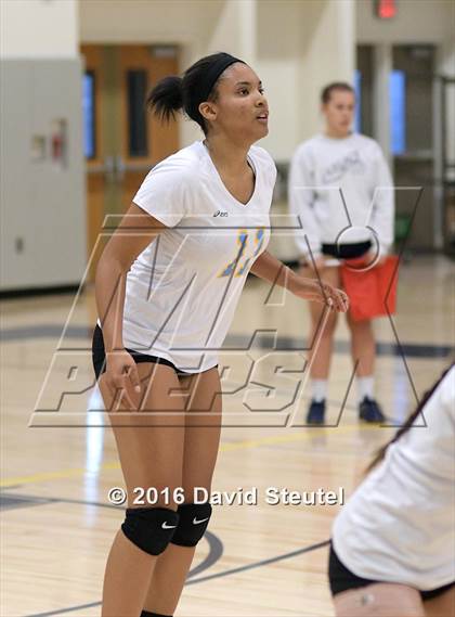 Thumbnail 1 in River City @ Inderkum photogallery.