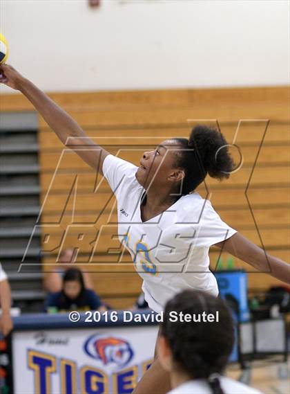 Thumbnail 2 in River City @ Inderkum photogallery.
