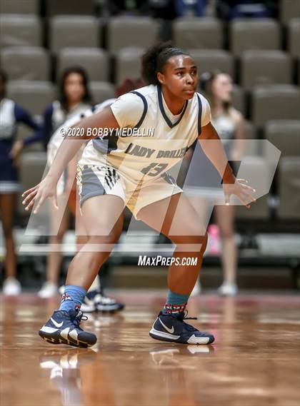 Thumbnail 1 in Bakersfield vs. Arroyo Grande (CIF D1 Central Section Championship) photogallery.