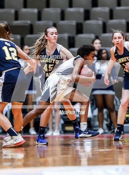 Thumbnail 3 in Bakersfield vs. Arroyo Grande (CIF D1 Central Section Championship) photogallery.
