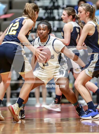 Thumbnail 3 in Bakersfield vs. Arroyo Grande (CIF D1 Central Section Championship) photogallery.