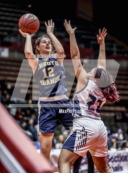 Thumbnail 2 in Bakersfield vs. Arroyo Grande (CIF D1 Central Section Championship) photogallery.
