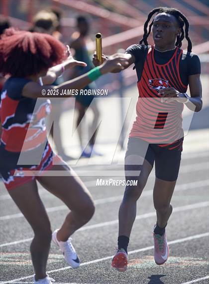 Thumbnail 2 in Mandarin Preseason Classic (4 x 100 Meter) photogallery.