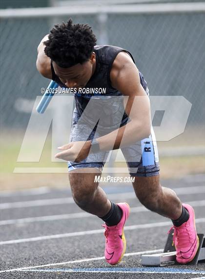 Thumbnail 2 in Mandarin Preseason Classic (4 x 100 Meter) photogallery.