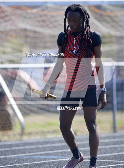 Thumbnail 1 in Mandarin Preseason Classic (4 x 100 Meter) photogallery.