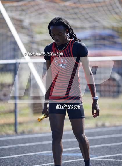 Thumbnail 1 in Mandarin Preseason Classic (4 x 100 Meter) photogallery.