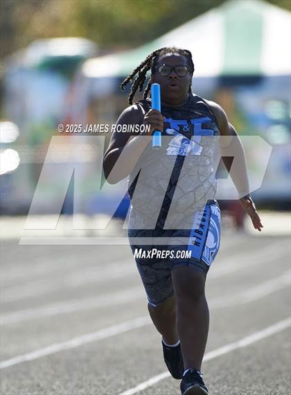 Thumbnail 1 in Mandarin Preseason Classic (4 x 100 Meter) photogallery.