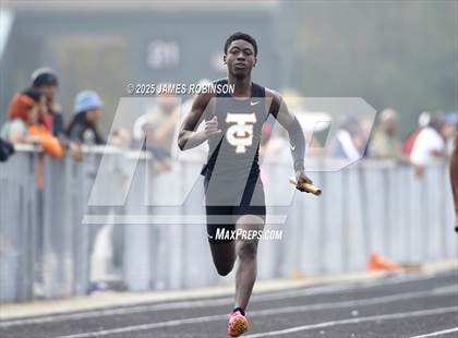 Thumbnail 1 in Mandarin Preseason Classic (4 x 100 Meter) photogallery.