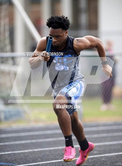 Thumbnail 2 in Mandarin Preseason Classic (4 x 100 Meter) photogallery.
