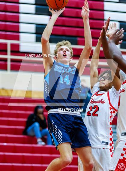 Thumbnail 1 in Sultan @ Renton photogallery.