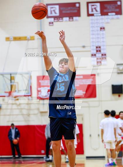 Thumbnail 2 in Sultan @ Renton photogallery.