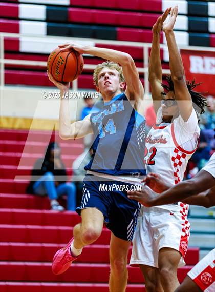 Thumbnail 1 in Sultan @ Renton photogallery.