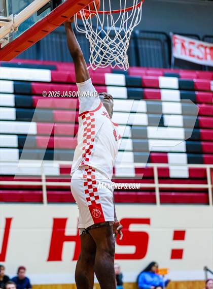 Thumbnail 1 in Sultan @ Renton photogallery.