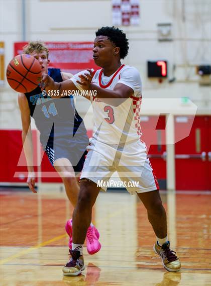 Thumbnail 2 in Sultan @ Renton photogallery.