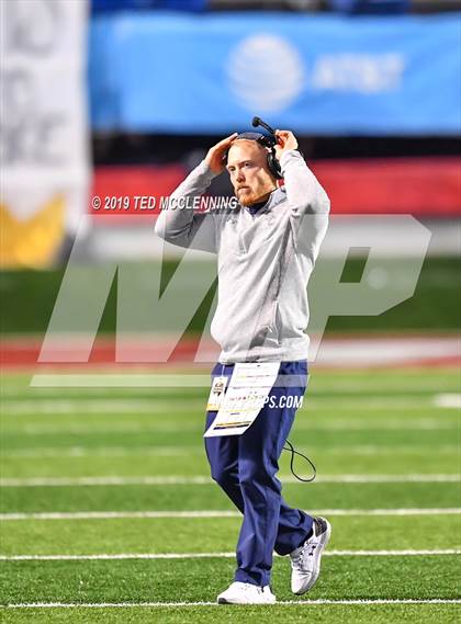 Thumbnail 2 in Shiloh Christian vs. Robinson (AAA 4A State Final) photogallery.