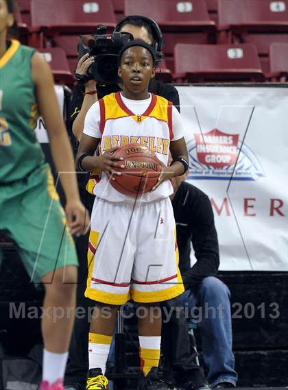 Thumbnail 3 in Long Beach Poly vs. Berkeley (CIF State D1 Final) photogallery.