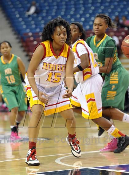Thumbnail 3 in Long Beach Poly vs. Berkeley (CIF State D1 Final) photogallery.