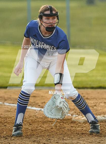 Thumbnail 3 in Pius XI Catholic @ Waukesha West photogallery.