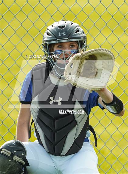 Thumbnail 3 in Pius XI Catholic @ Waukesha West photogallery.