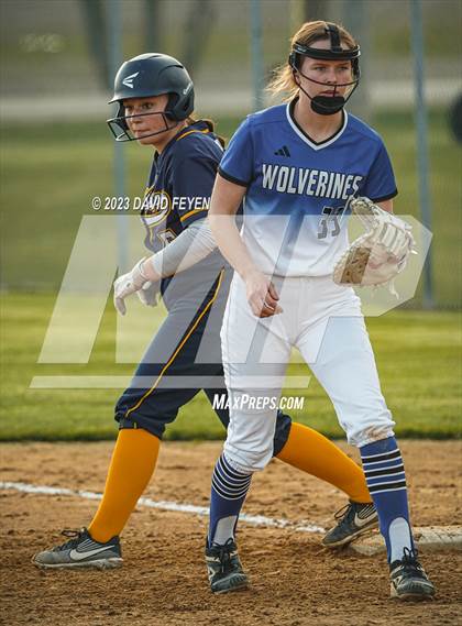 Thumbnail 2 in Pius XI Catholic @ Waukesha West photogallery.