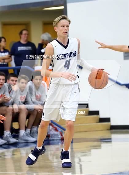 Thumbnail 2 in Mater Dei vs. Camarillo (Rolling Hills State Preview) photogallery.