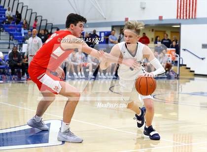 Thumbnail 2 in Mater Dei vs. Camarillo (Rolling Hills State Preview) photogallery.