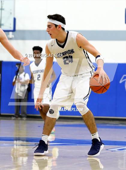 Thumbnail 3 in Mater Dei vs. Camarillo (Rolling Hills State Preview) photogallery.