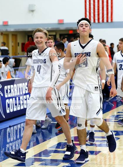 Thumbnail 3 in Mater Dei vs. Camarillo (Rolling Hills State Preview) photogallery.