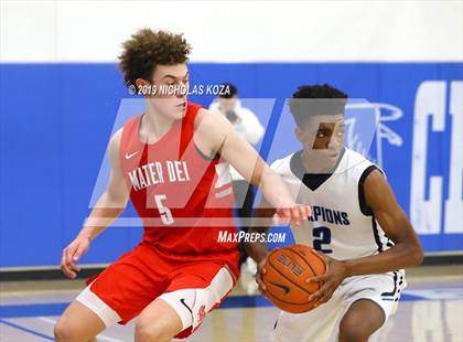 Thumbnail 3 in Mater Dei vs. Camarillo (Rolling Hills State Preview) photogallery.
