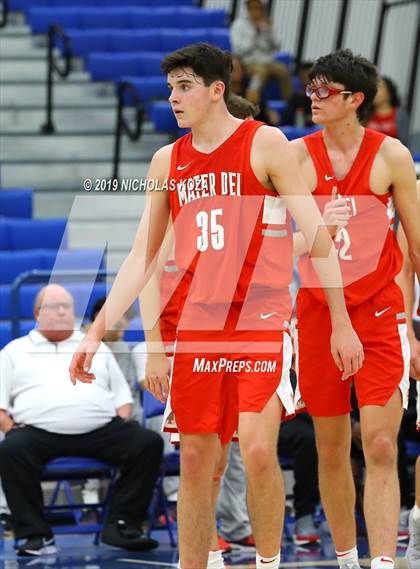 Thumbnail 1 in Mater Dei vs. Camarillo (Rolling Hills State Preview) photogallery.