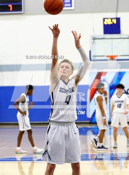 Thumbnail 1 in Mater Dei vs. Camarillo (Rolling Hills State Preview) photogallery.