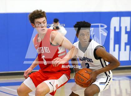 Thumbnail 2 in Mater Dei vs. Camarillo (Rolling Hills State Preview) photogallery.