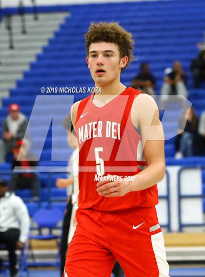 Thumbnail 2 in Mater Dei vs. Camarillo (Rolling Hills State Preview) photogallery.