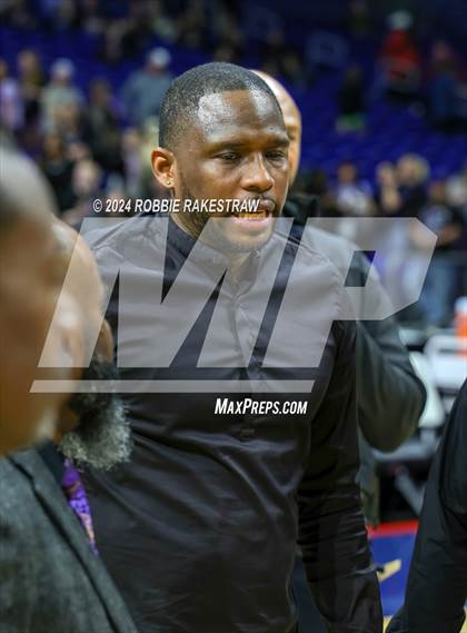 Thumbnail 3 in Lincoln vs. La Vega (UIL Basketball 4A Semifinal Medal Ceremony) photogallery.