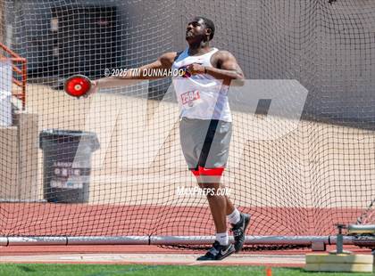 Thumbnail 3 in UIL 6A Boys Track & Field Finals photogallery.