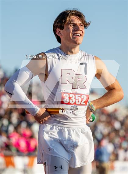 Thumbnail 1 in UIL 6A Boys Track & Field Finals photogallery.