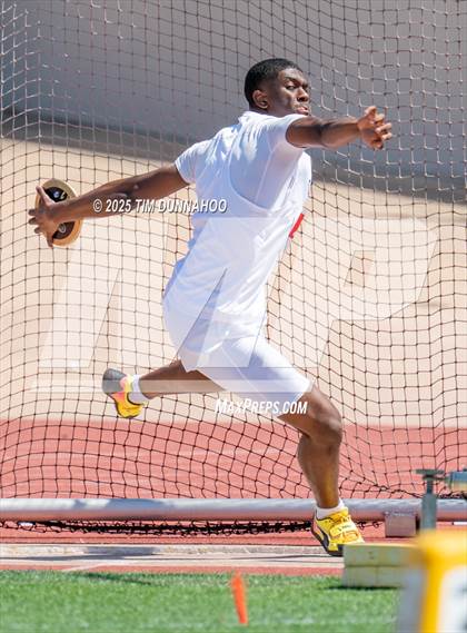 Thumbnail 2 in UIL 6A Boys Track & Field Finals photogallery.
